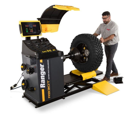 Ranger RB30T Heavy Duty Truck Wheel Balancer w/Deluxe Adapter Kit